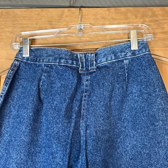 Vintage Chic mom / high rise denim jeans with pleat front & no back pockets - Picture 5 of 14